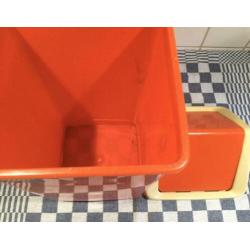 Vintage Curver prullenbak oranje