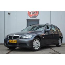 BMW 3 Serie Touring 318i Business Line met navigatie