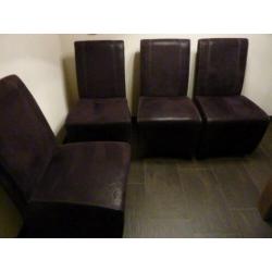 Eethoek met 4 stoelen. Grey wash.