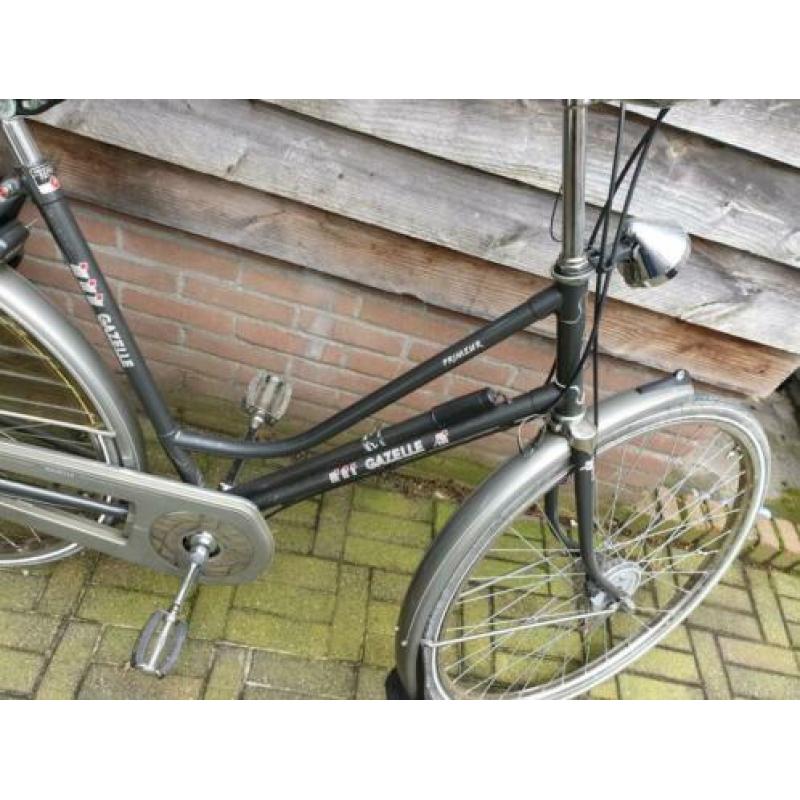 Zeer goed onderhouden Gazelle damesfiets alleen vandaag 99