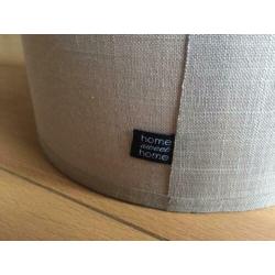 Eettafel hanglamp met 3 taupe lampenkappen