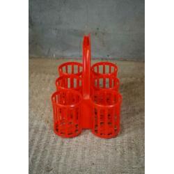 Vintage Oranje wasmand en flessenrek