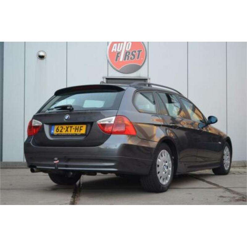 BMW 3 Serie Touring 318i Business Line met navigatie