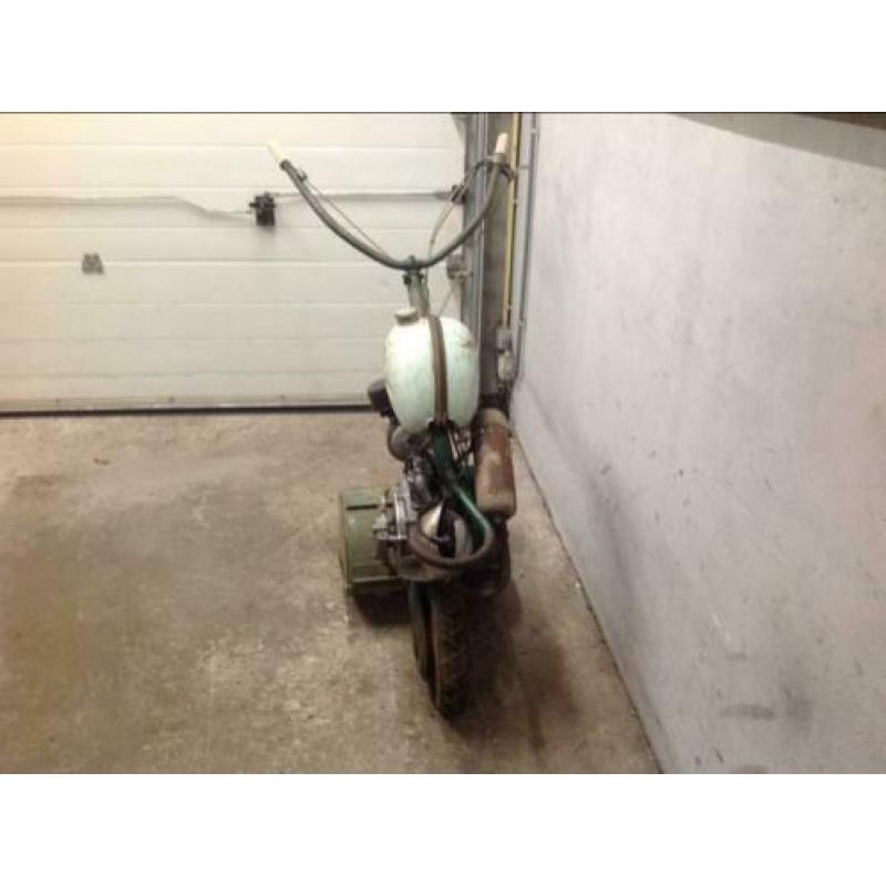 Oud tuinfreesje met nsu quickley 3 v motor