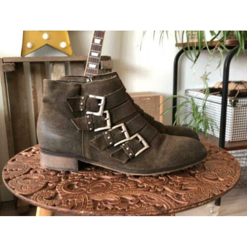 Mooie groene enkellaarsjes met gespen en studs, mt 41