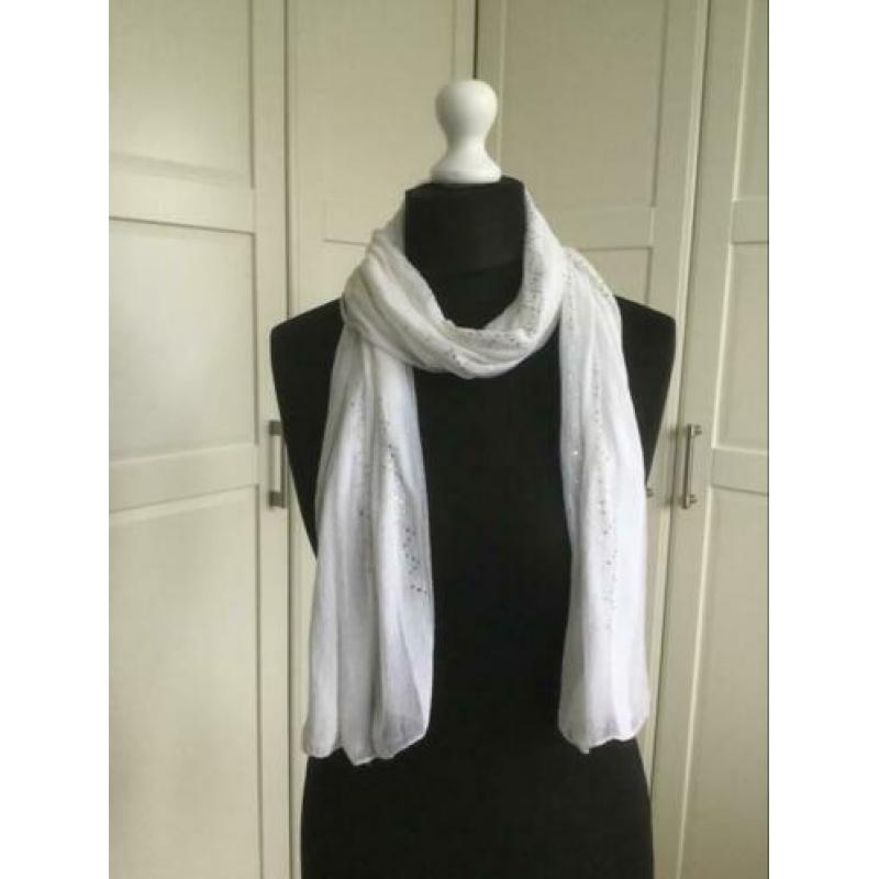 Witte sjaal met pailletten