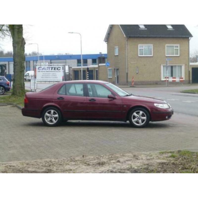 Saab 9-5 2.3t Vector word geleverd met een nieuwe apk
