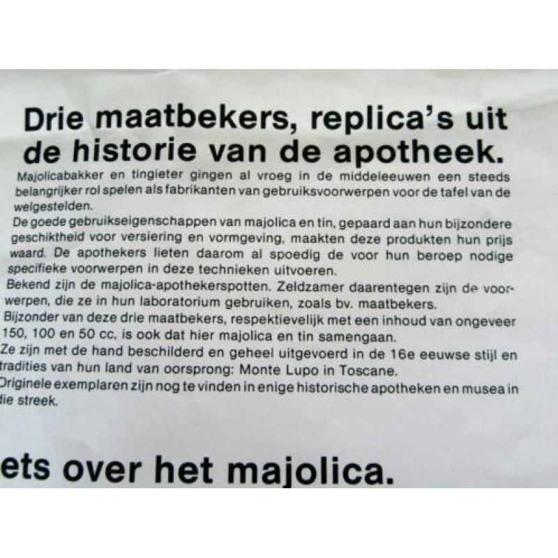 3 maatbekers, replica's uit de historie van de apotheek