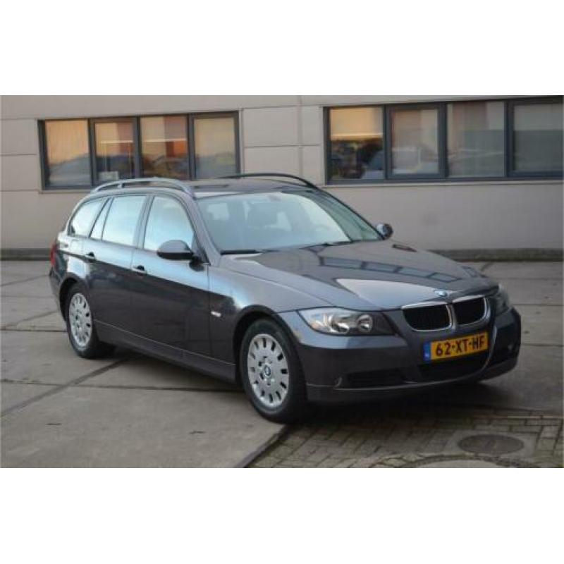 BMW 3 Serie Touring 318i Business Line met navigatie