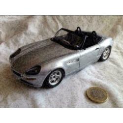 BMW Z8 Zilver, Bburago
