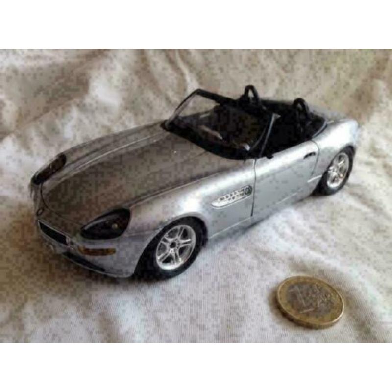 BMW Z8 Zilver, Bburago
