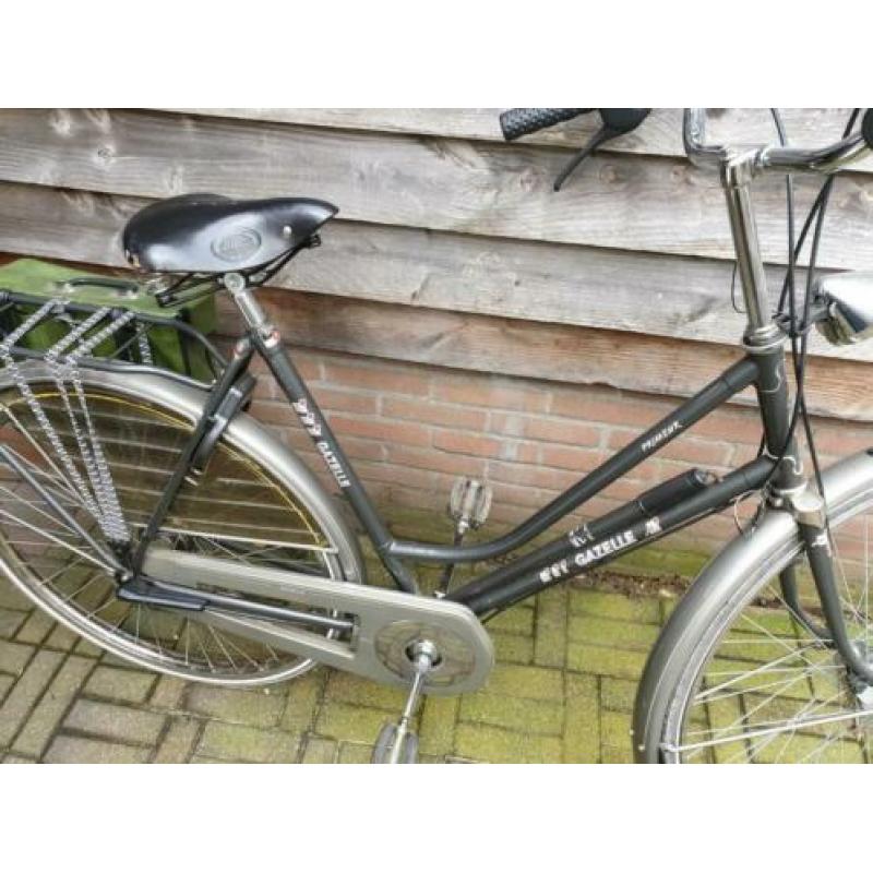 Zeer goed onderhouden Gazelle damesfiets alleen vandaag 99
