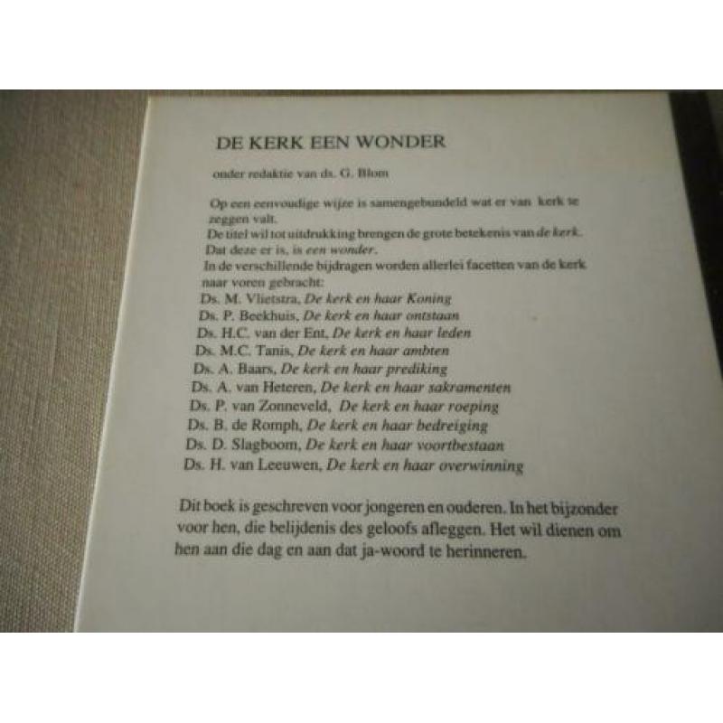 De kerk een wonder / twee versies