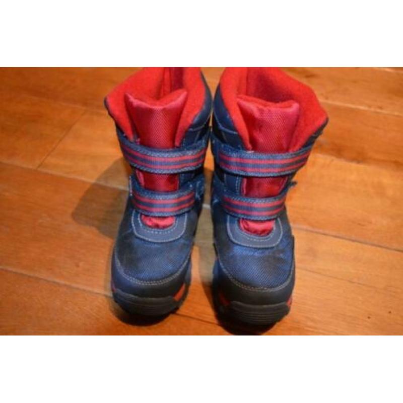 Snowboots van Oshkosh maat 29-30 een