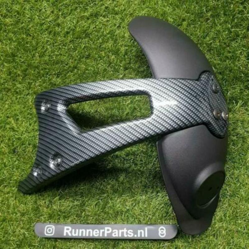 Gilera ICE Gilera Runner spatbord Carbon Nieuw