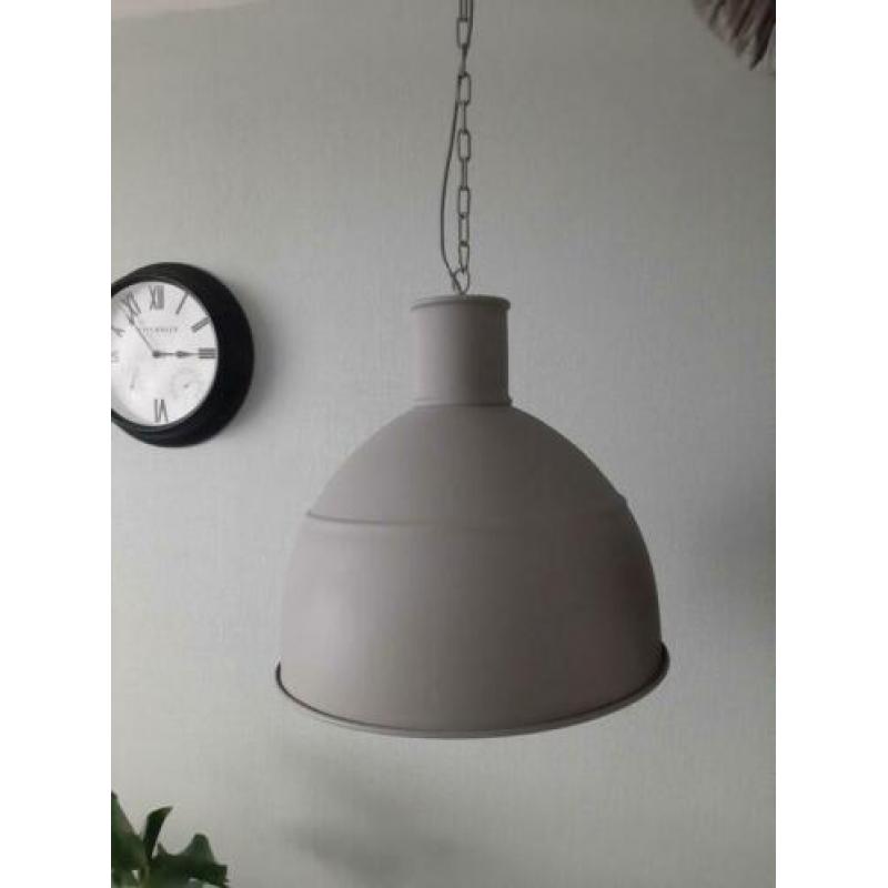 Lamp nieuwstaat (graag dit weekend ophalen)