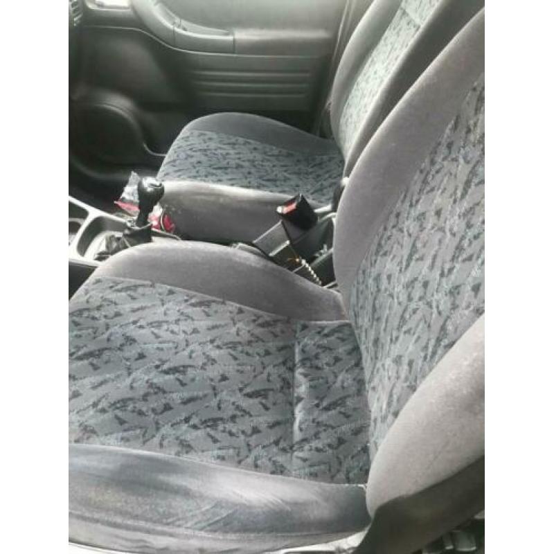 Opel Zafira 1.6 16V 2002 Grijs