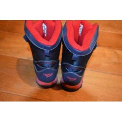 Snowboots van Oshkosh maat 29-30 een