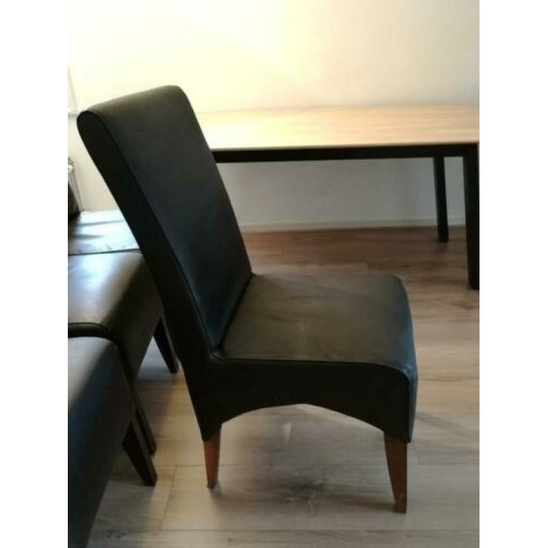 Eettafel en 4 eetkamerstoelen