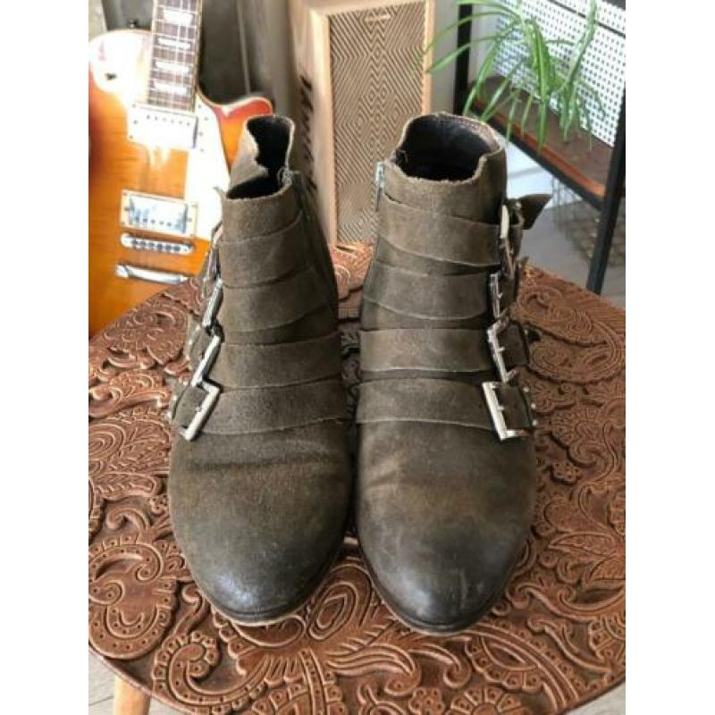 Mooie groene enkellaarsjes met gespen en studs, mt 41