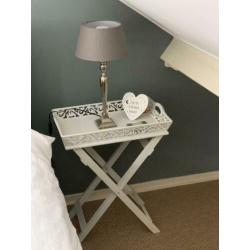 2 mooie Riverdale butlertrays. Whitewash. Incl lampen.