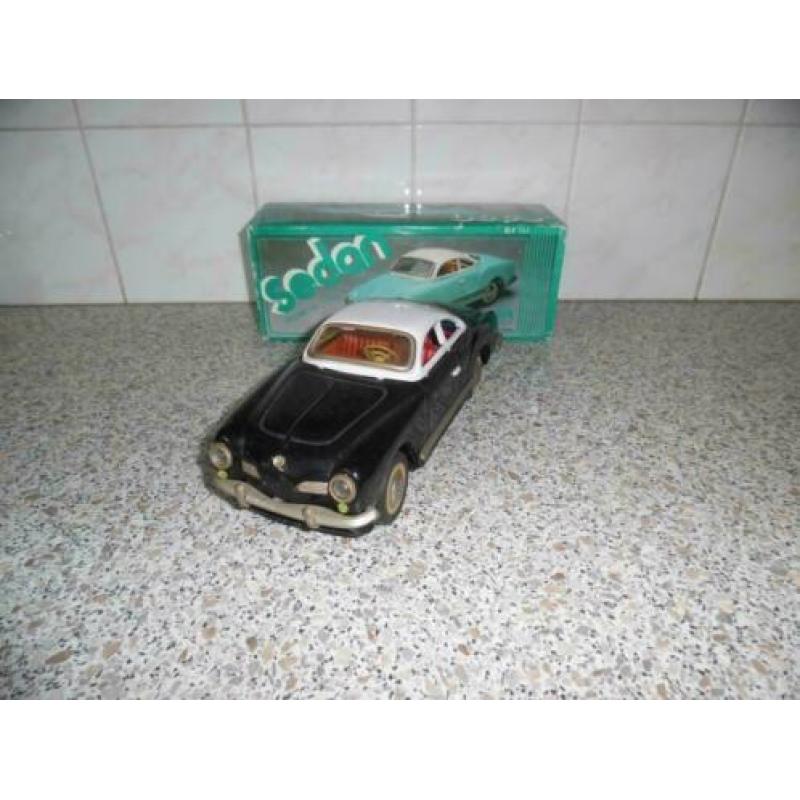Blikken volkswagen karmann ghia (met doos) nieuwstaat !!!