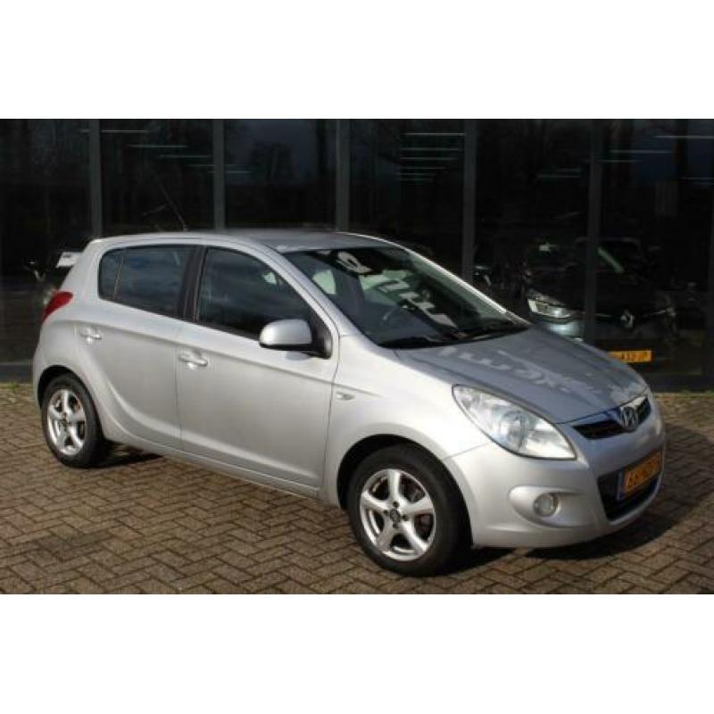 Hyundai i20 1.2i DynamicVersion *Airco* (bj 2009)