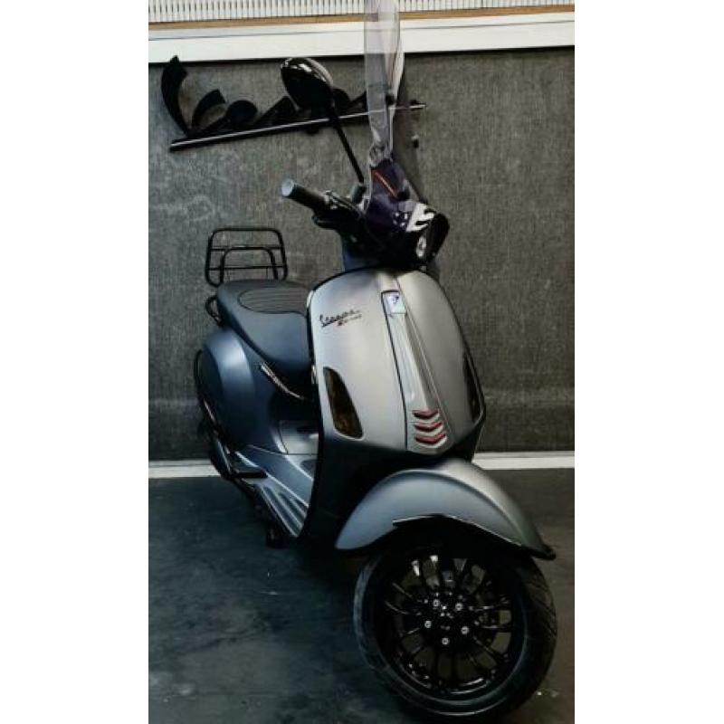 Prachtige VESPA SPRINT sport SNOR(Mat Grijs!) Veel extra’s