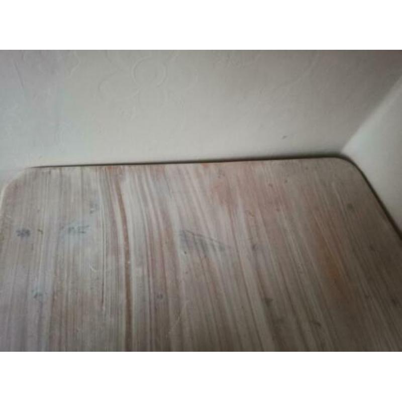 Massief Grenen eettafel 160x90x80. Inclusief 4 stoelen.