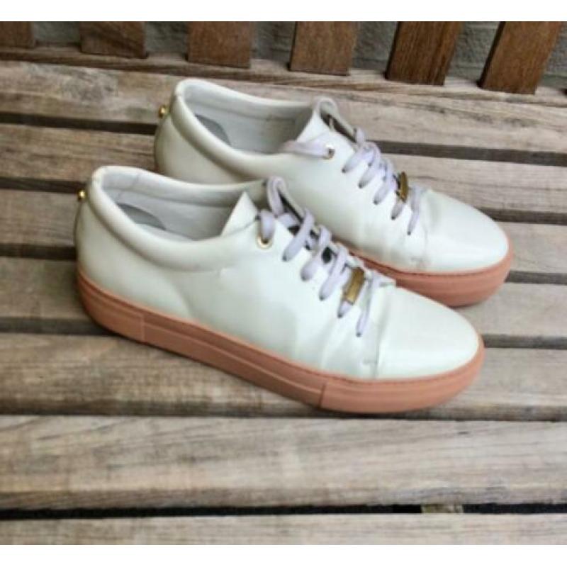 witte lederen sneakers van M25 maat 41 nieuwstaat sneakers