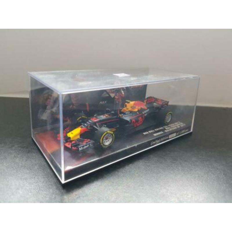 Minichamps RB13 Max Verstappen winner Malaysian GP2017