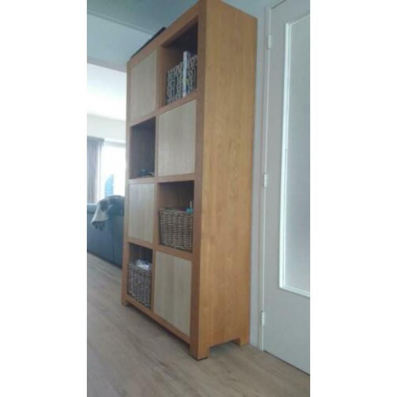Moderne eiken kast/vitrine