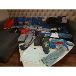 Groot jongens kleding pakket 98 104 met nieuwe schoenen
