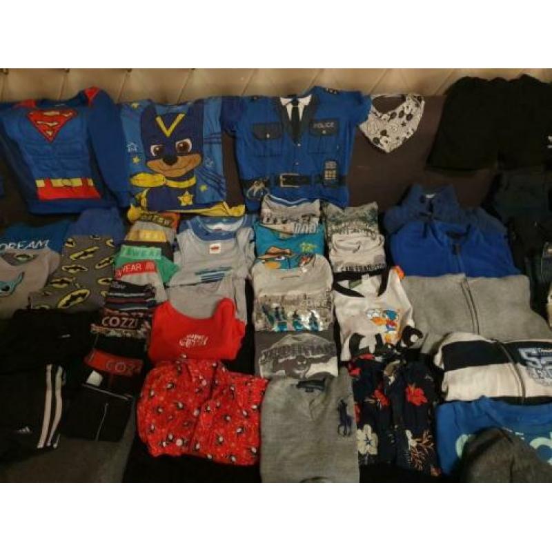 Groot jongens kleding pakket 98 104 met nieuwe schoenen