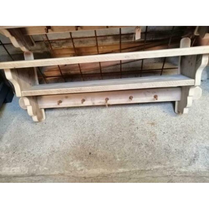 Steigerhouten kapstok / keukenregaal 'halfweg brocante"