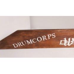 Woldroffels, drumcorps mooi naambord, naamplaat