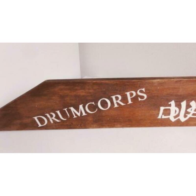 Woldroffels, drumcorps mooi naambord, naamplaat