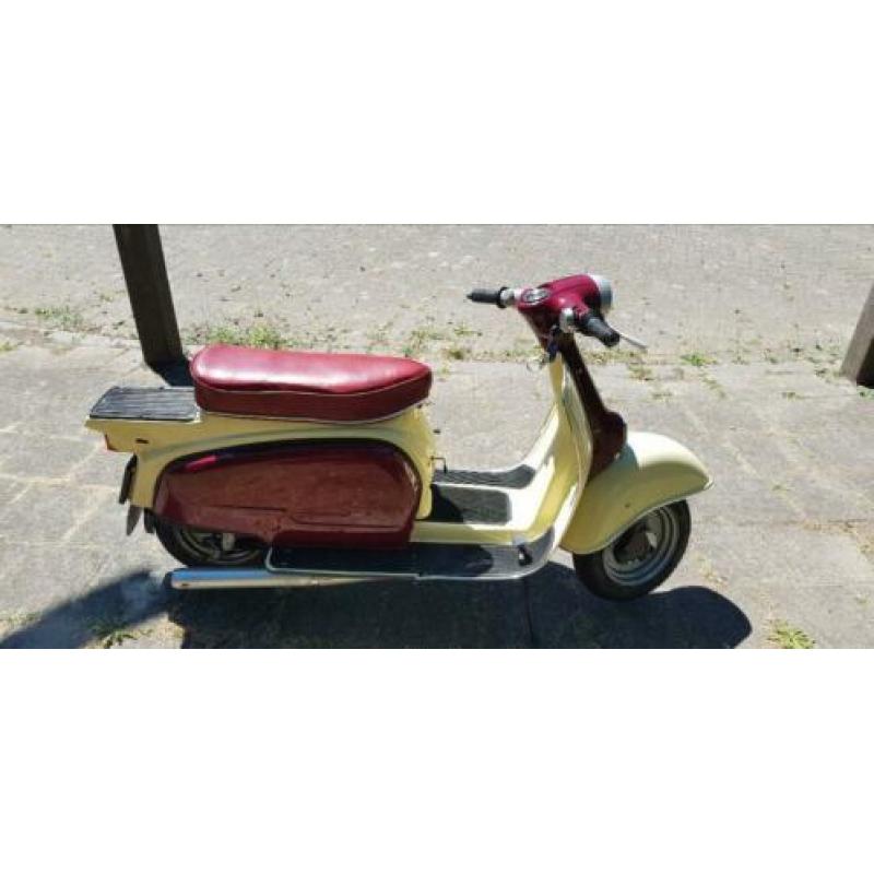 Zundapp roller met snorkenteken