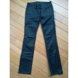 VERO MODA broek zwart coated zwart maat 28 x 34 - nieuw -