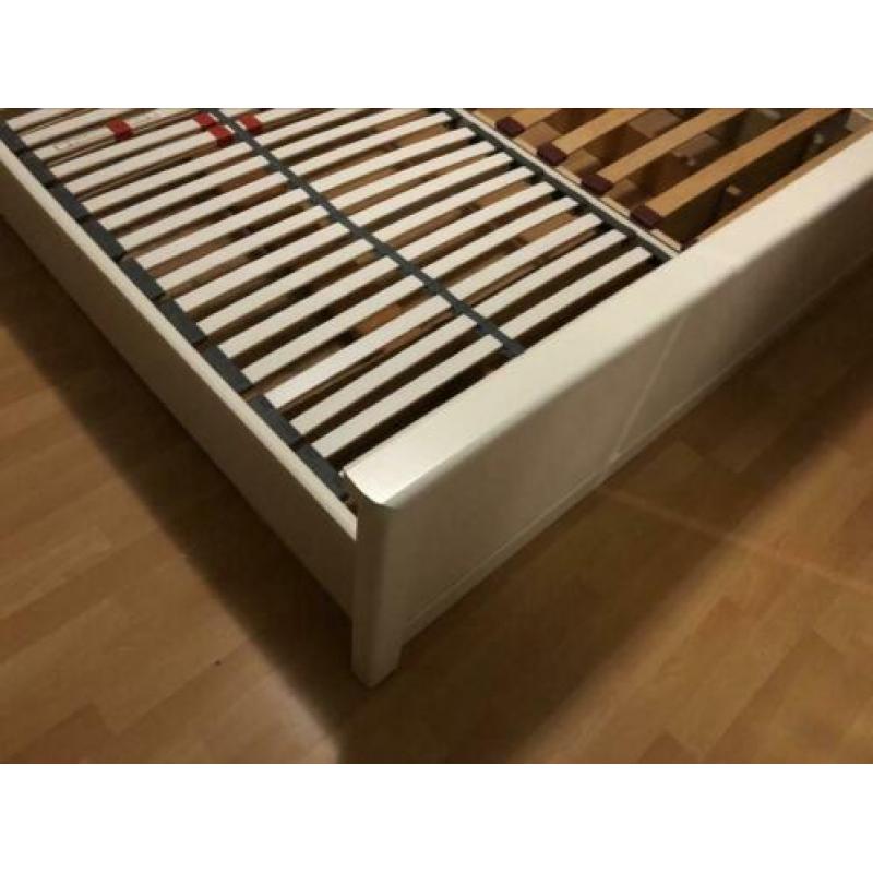 Gratis ophalen bed met ombouw