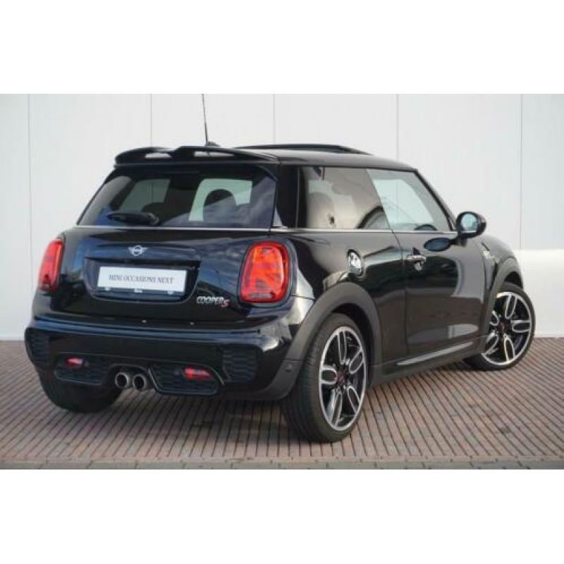 MINI 3-deurs Cooper S Aut. JCW Trim + Serious Business