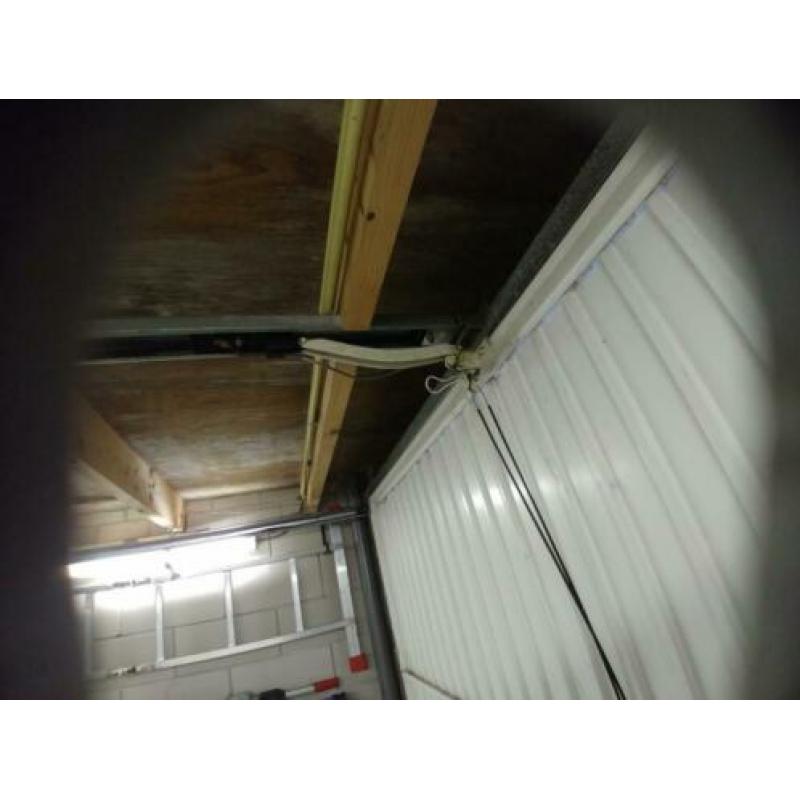 T.k. elektr. Garagedeur opener goed werkend. € 50.00