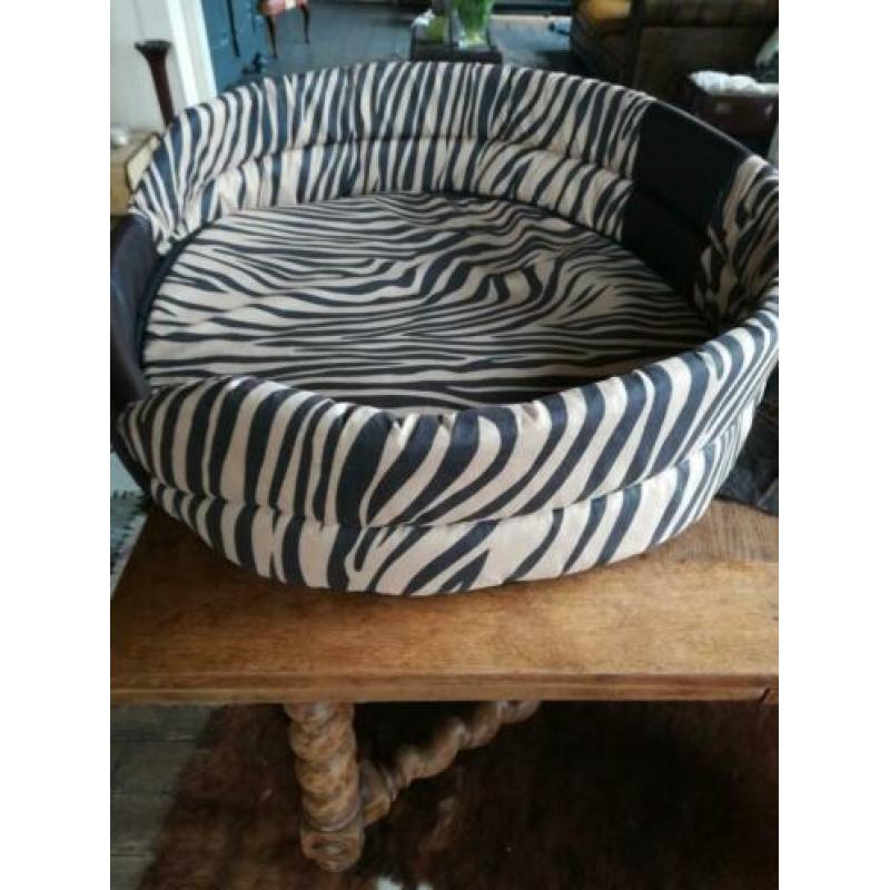 Hondenmand met tijgerprint