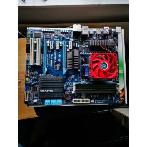 Upgradesetje; AMD FX-4100/16gb/Moederbord/HD7870