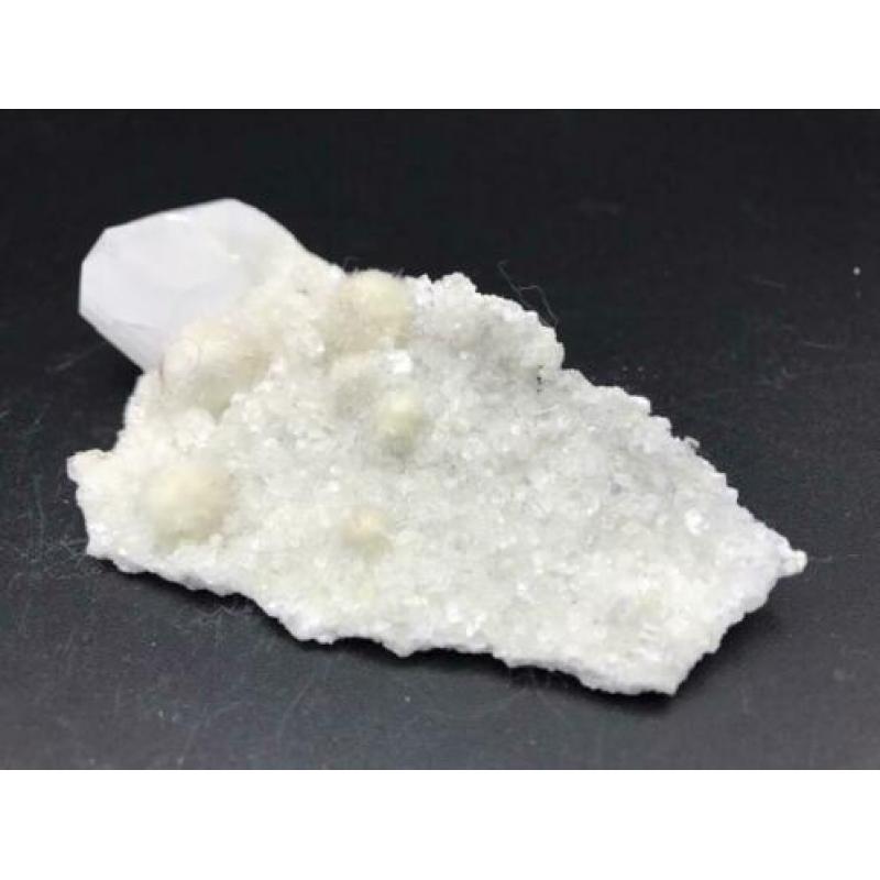 Zeoliet apofyliet okeniet mineralen edelstenen gems