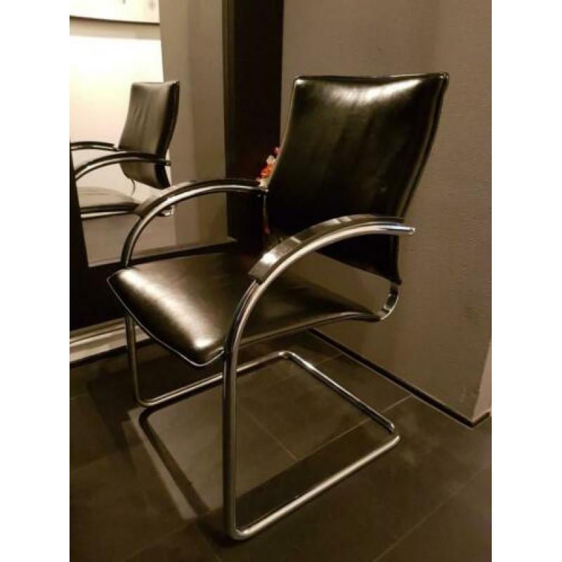Oldscooldesign Thonet s73 Jozef Carcia zwart leer slede stoe