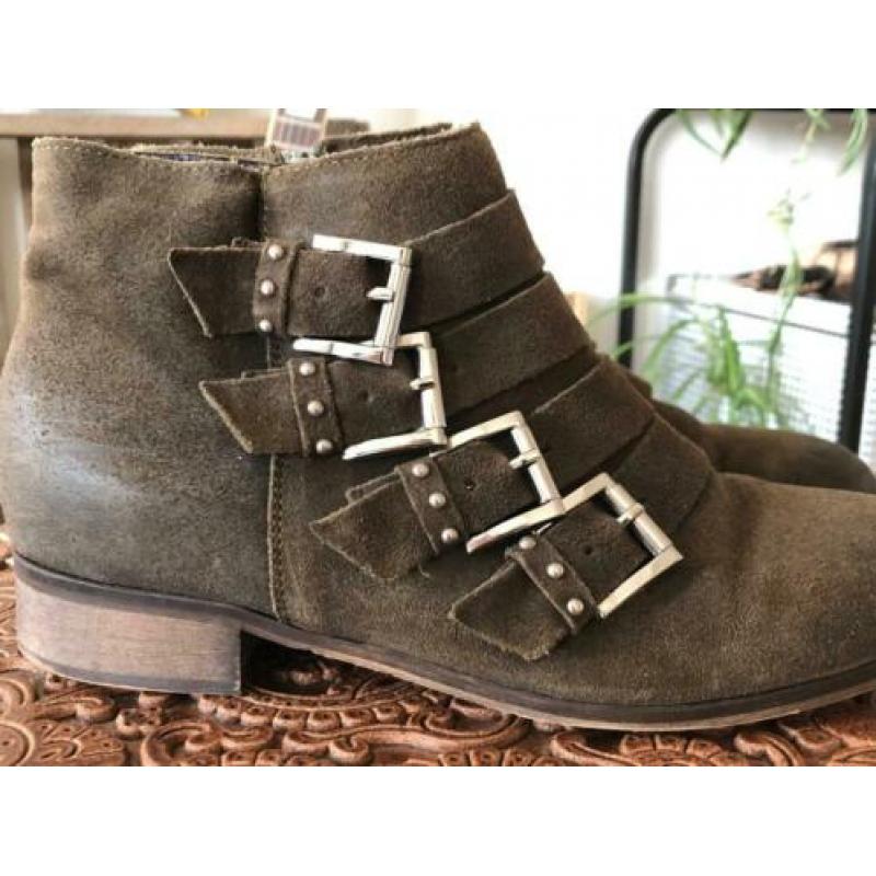 Mooie groene enkellaarsjes met gespen en studs, mt 41