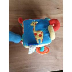 Baby speelgoed kubus met hangfunctie