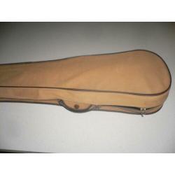 Mooie 4/4 Duitse Stradivarius-copy met kist en strijkstok.