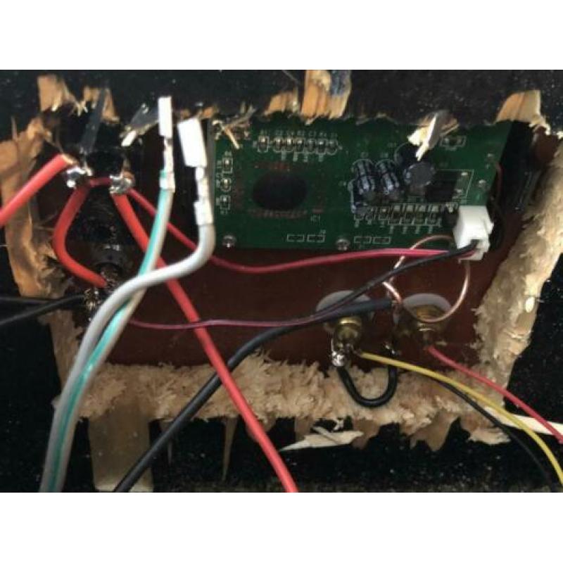 Basis voor kratradio met D klasse 25w 12v versterker